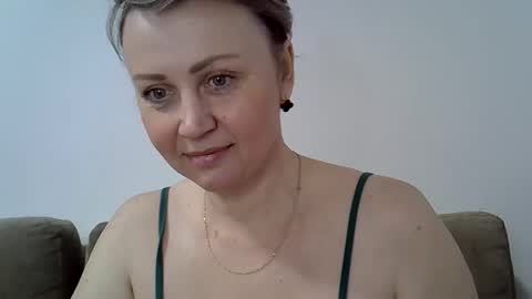 Snapshot of gessy_angel chatting on February 19, 7:26 am gessy_angel online show from February 19, 7:26 am