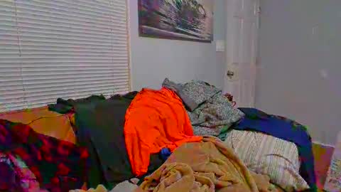 Snapshot of ghomps88 chatting on December 19, 1:56 am Gee online show from December 19, 1:56 am