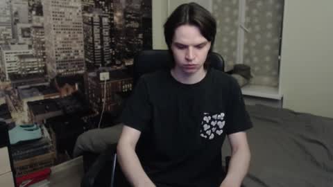 Snapshot of ghostfacefriends chatting on November 25, 7:36 pm Fedya online show from November 25, 7:36 pm