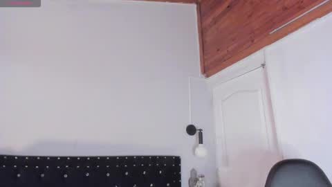 Allison  online show from February 4, 8:25 pm