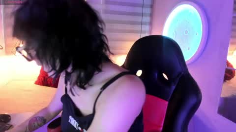 Allison  online show from April 10, 8:13 pm