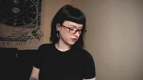 ghoticspectre online show from April 17, 4:21 pm