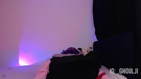 Snapshot of ghoulji chatting on January 21, 4:32 am Annie Im going to be offline from 29nov to 3dec online show from January 21, 4:32 am