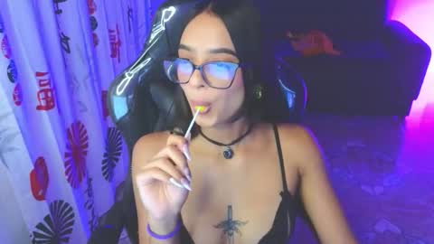 Snapshot of gia_flame_ chatting on September 24, 5:44 am gia_flame_ online show from September 24, 5:44 am