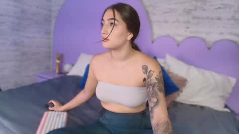 Gia online show from April 22, 7:37 pm