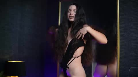 Snapshot of giaeasyice chatting on November 12, 8:30 pm Gia online show from November 12, 8:30 pm