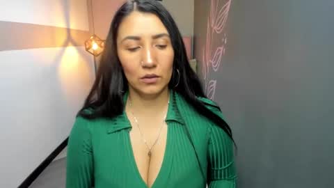 Snapshot of giafox_ chatting on February 5, 12:38 pm G I A FOX online show from February 5, 12:38 pm
