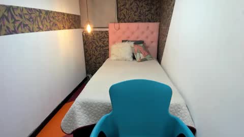 Snapshot of giafox_ chatting on February 7, 1:11 pm G I A FOX online show from February 7, 1:11 pm