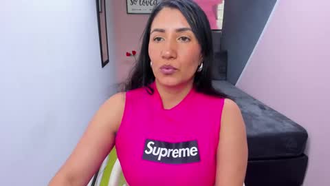 Snapshot of giafox_ chatting on February 19, 3:49 pm G I A FOX online show from February 19, 3:49 pm