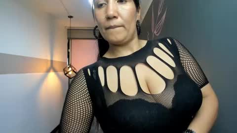 Snapshot of giafox_ chatting on March 2, 10:56 am G I A FOX online show from March 2, 10:56 am