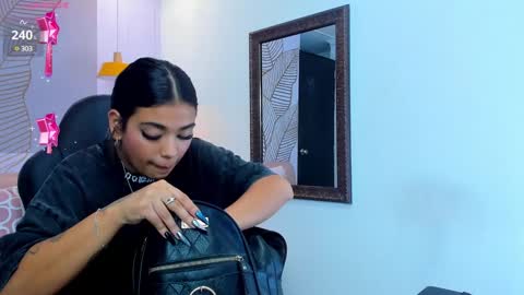 Snapshot of giafu chatting on December 27, 11:42 pm Gia online show from December 27, 11:42 pm