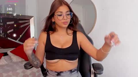 Snapshot of giafu chatting on March 10, 5:50 pm Gia online show from March 10, 5:50 pm