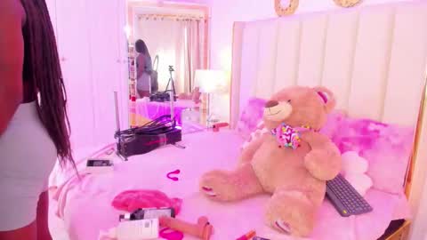 Snapshot of gianinalewis chatting on January 7, 8:44 pm Gianina online show from January 7, 8:44 pm