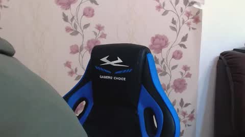 Snapshot of gianni_lion chatting on March 2, 10:22 am Gianni online show from March 2, 10:22 am