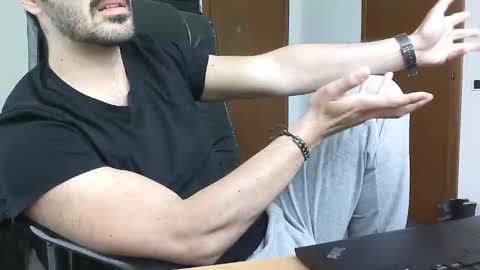 gianniamalfi online show from April 17, 3:26 pm