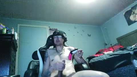 Snapshot of giantdick4u1991 chatting on May 27, 11:02 pm giantdick4u1991 online show from May 27, 11:02 pm