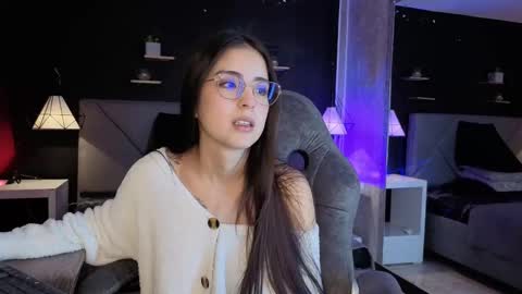 Snapshot of giapearl2 chatting on October 17, 12:30 pm Gia online show from October 17, 12:30 pm