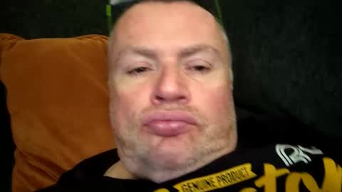 giddyup2222222 online show from April 21, 11:40 pm