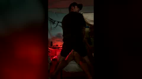 gifteditalian90 online show from March 4, 5:35 am