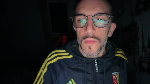 Gigi online show from April 4, 1:37 am