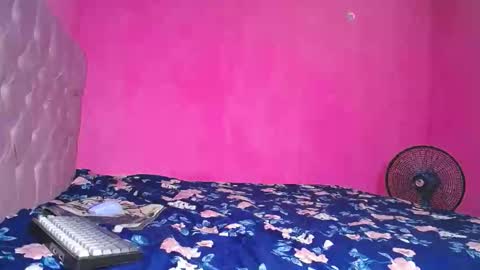 Snapshot of gigi_scott_ chatting on May 11, 12:05 am GIGI STCOTT online show from May 11, 12:05 am