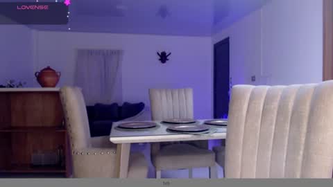 GIGI instagram gigi sj1994 online show from August 1, 8:52 pm