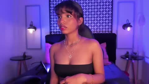 Snapshot of gigi_strawberry chatting on February 28, 8:20 am GIGI online show from February 28, 8:20 am