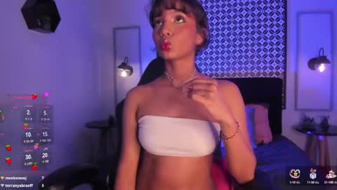 Snapshot of gigi_strawberry chatting on March 7, 7:52 am GIGI online show from March 7, 7:52 am