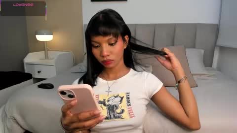 Snapshot of gigi_strawberry chatting on September 10, 4:45 am GIGI online show from September 10, 4:45 am