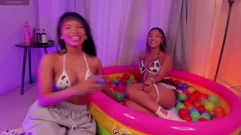 Snapshot of gigi_strawberry chatting on September 27, 5:45 am GIGI online show from September 27, 5:45 am