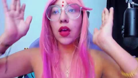 Snapshot of gigimooon chatting on November 9, 5:06 am gigimooon online show from November 9, 5:06 am