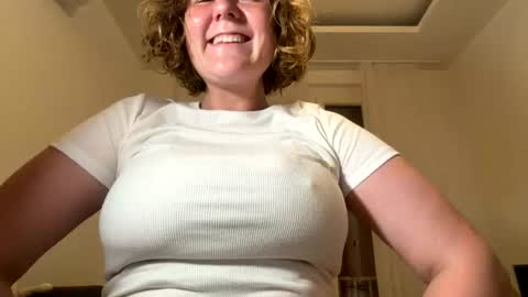 Snapshot of gigireine_ chatting on July 27, 9:33 pm gigireine online show from July 27, 9:33 pm