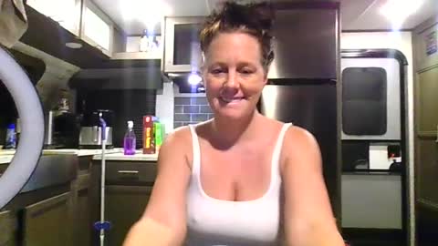 gigithegoddessisme online show from June 15, 8:38 am