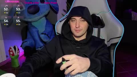 Snapshot of gil_gamesh2nd chatting on November 12, 12:55 am Mirko online show from November 12, 12:55 am