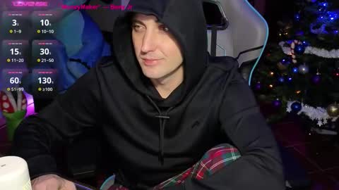 Snapshot of gil_gamesh2nd chatting on December 20, 1:02 am Mirko online show from December 20, 1:02 am