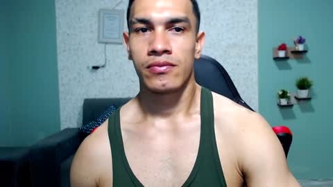 Snapshot of gilbert_marquez chatting on January 16, 2:09 am GILBERT online show from January 16, 2:09 am