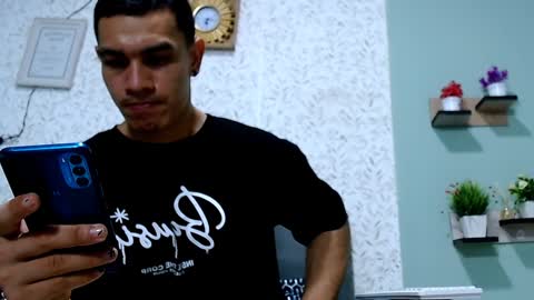 Snapshot of gilbert_marquez chatting on January 20, 12:25 am GILBERT online show from January 20, 12:25 am