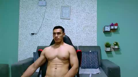 Snapshot of gilbert_marquez chatting on February 20, 11:10 pm GILBERT online show from February 20, 11:10 pm