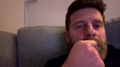 Snapshot of gilbertinio chatting on February 19, 11:25 pm Gilbert online show from February 19, 11:25 pm