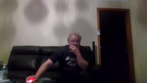 gimmmieoooo online show from April 4, 11:08 am