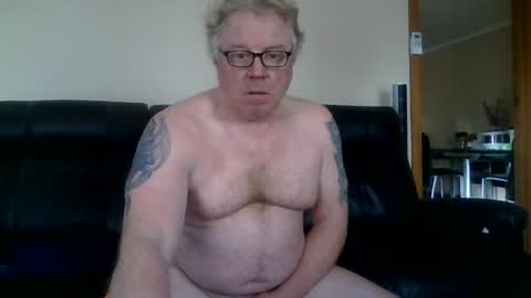 gimmmieoooo online show from July 16, 4:07 am