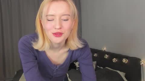 Snapshot of gin_yoon chatting on November 28, 6:27 am Gin online show from November 28, 6:27 am