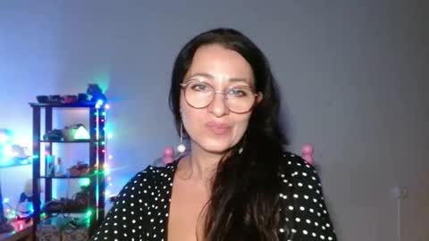 GinaONeon online show from October 7, 7:00 pm