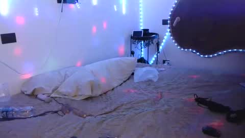 Snapshot of ginaphx chatting on December 10, 9:01 am Serena online show from December 10, 9:01 am