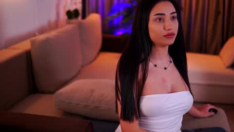 Gina online show from March 1, 10:53 pm