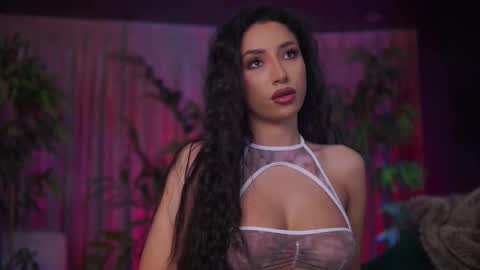 Gina online show from February 12, 8:15 pm