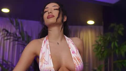 Gina online show from April 10, 7:18 pm