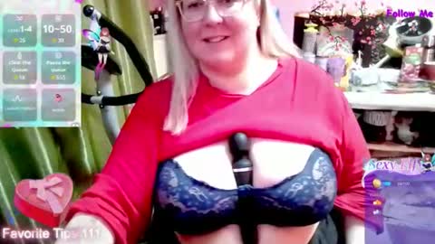 Snapshot of ginesia chatting on April 29, 5:30 pm ginesia online show from April 29, 5:30 pm