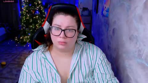 Snapshot of ginger_grayy chatting on December 22, 5:15 am Alexa here online show from December 22, 5:15 am