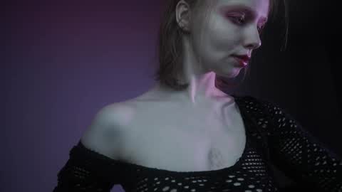        im expecting 350 thumbs up on my altar   online show from October 21, 10:10 pm